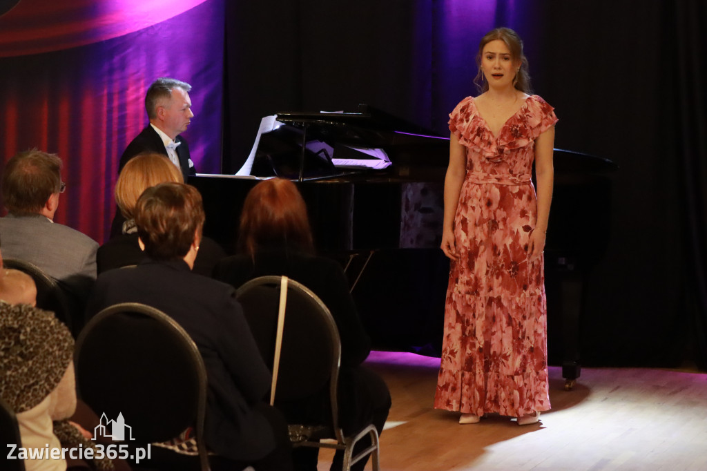 Fotorelacja: Muzyczne Święto Niepodległości z Filharmonią Jurajską w Zawierciu