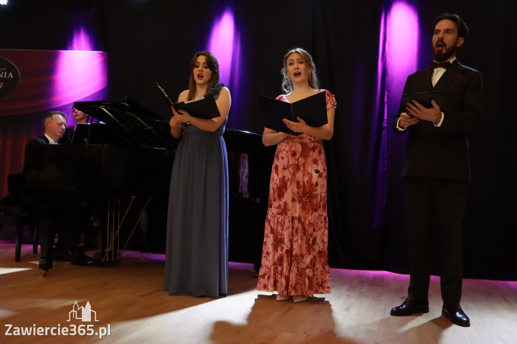 Fotorelacja: Muzyczne Święto Niepodległości z Filharmonią Jurajską w Zawierciu