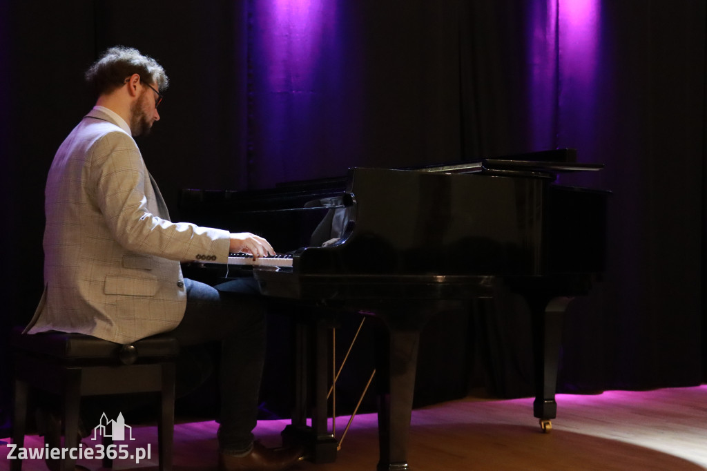 Fotorelacja: Muzyczne Święto Niepodległości z Filharmonią Jurajską w Zawierciu