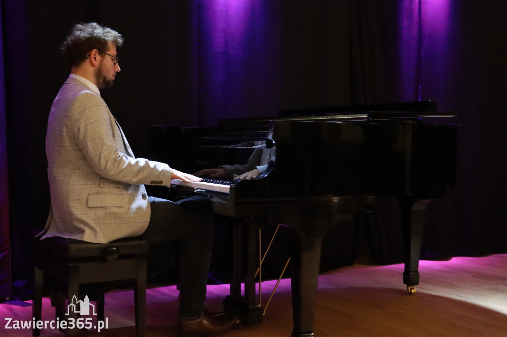 Fotorelacja: Muzyczne Święto Niepodległości z Filharmonią Jurajską w Zawierciu