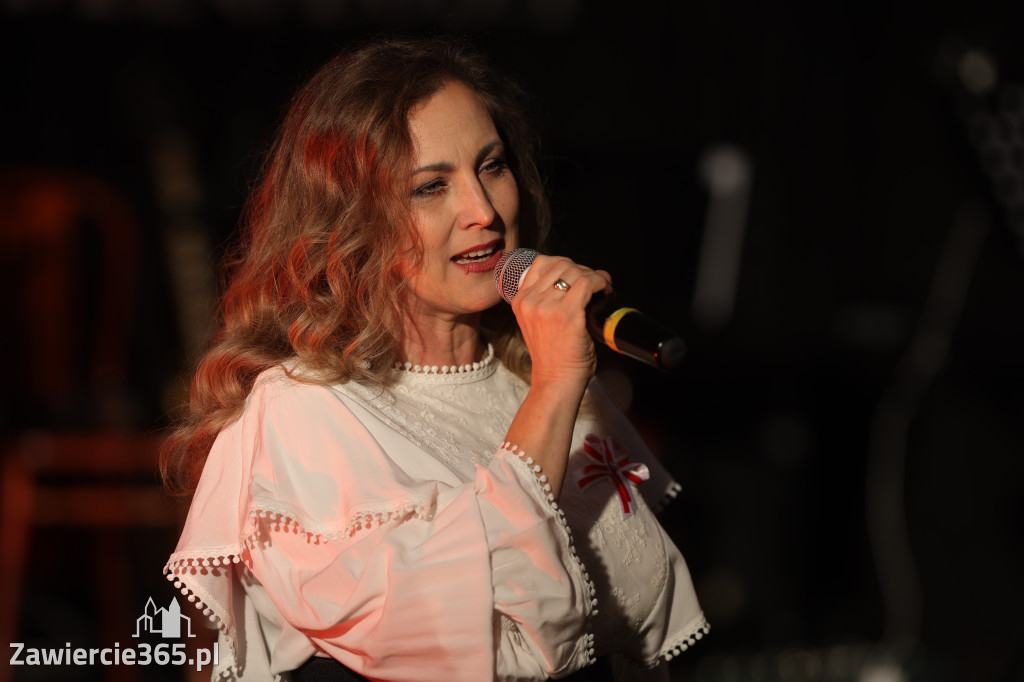 Fotorelacja: Święto Niepodległości w Pałacyku nad Wartą w Zawierciu Kromołowie