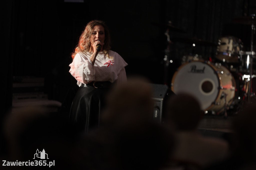 Fotorelacja: Święto Niepodległości w Pałacyku nad Wartą w Zawierciu Kromołowie