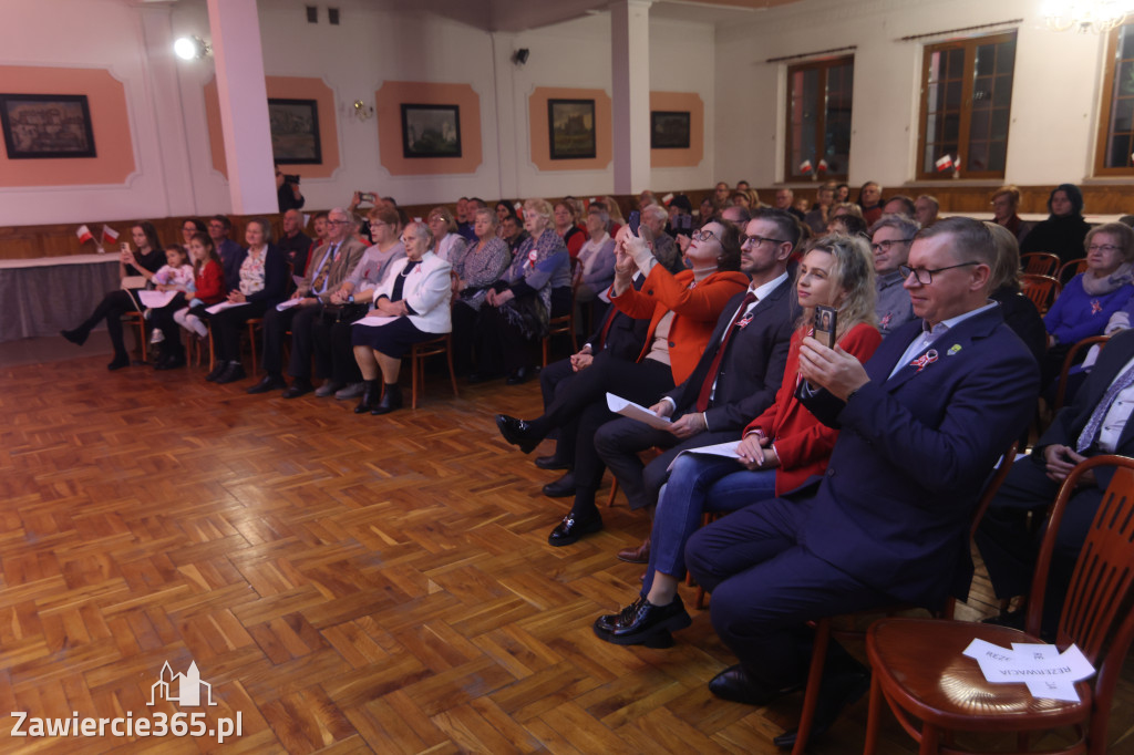 Fotorelacja: Święto Niepodległości w Pałacyku nad Wartą w Zawierciu Kromołowie