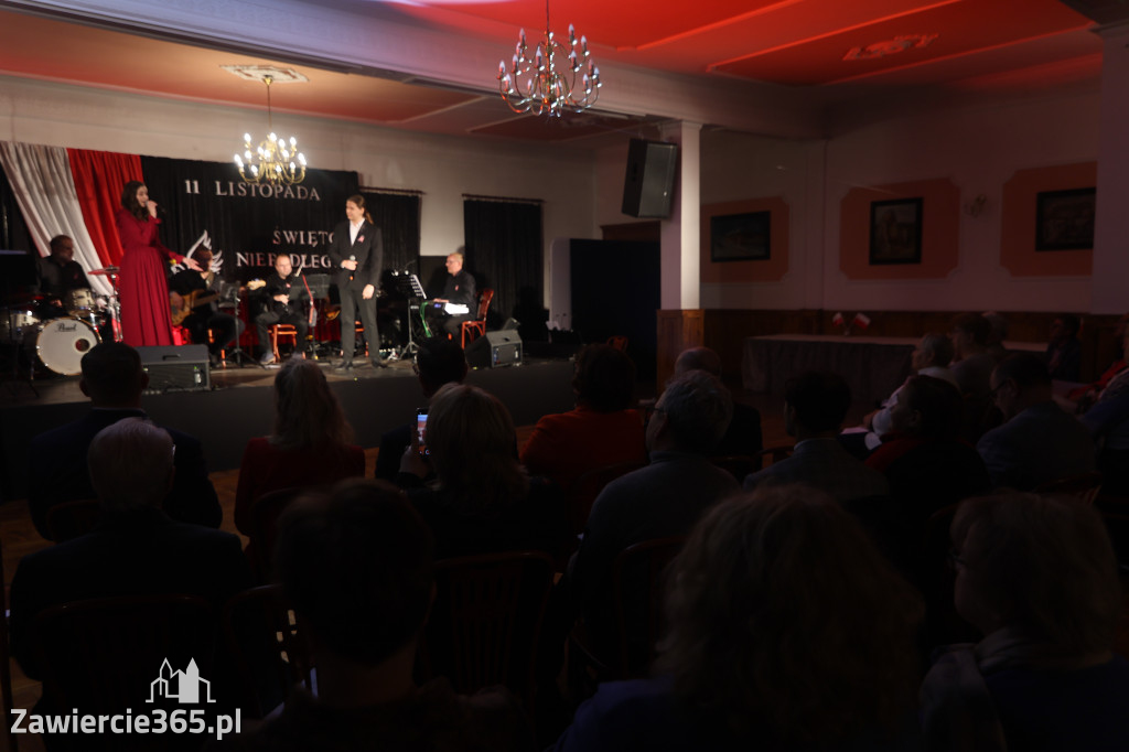 Fotorelacja: Święto Niepodległości w Pałacyku nad Wartą w Zawierciu Kromołowie