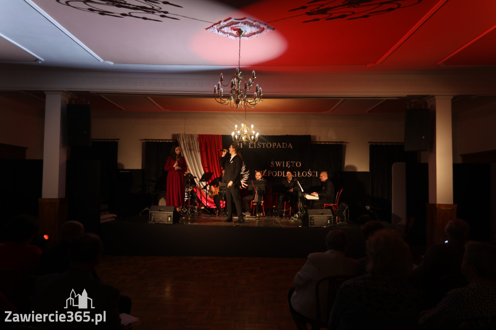 Fotorelacja: Święto Niepodległości w Pałacyku nad Wartą w Zawierciu Kromołowie