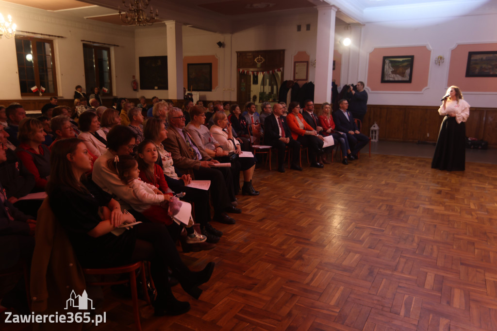 Fotorelacja: Święto Niepodległości w Pałacyku nad Wartą w Zawierciu Kromołowie