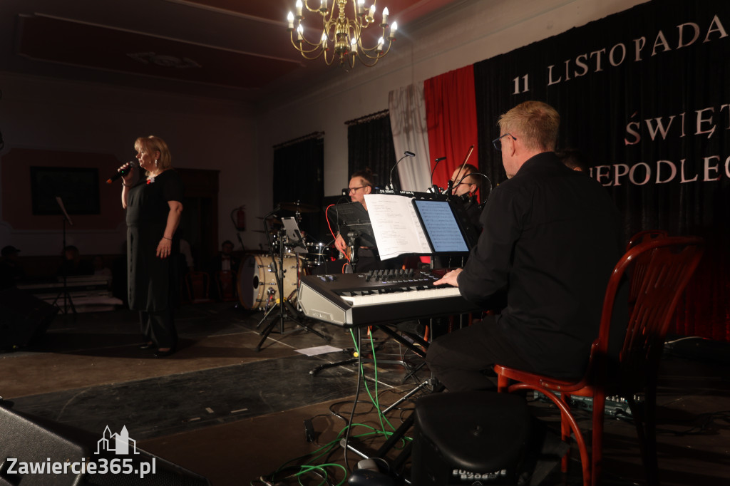 Fotorelacja: Święto Niepodległości w Pałacyku nad Wartą w Zawierciu Kromołowie