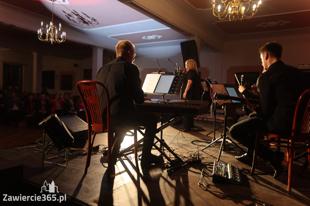 Fotorelacja: Święto Niepodległości w Pałacyku nad Wartą w Zawierciu Kromołowie