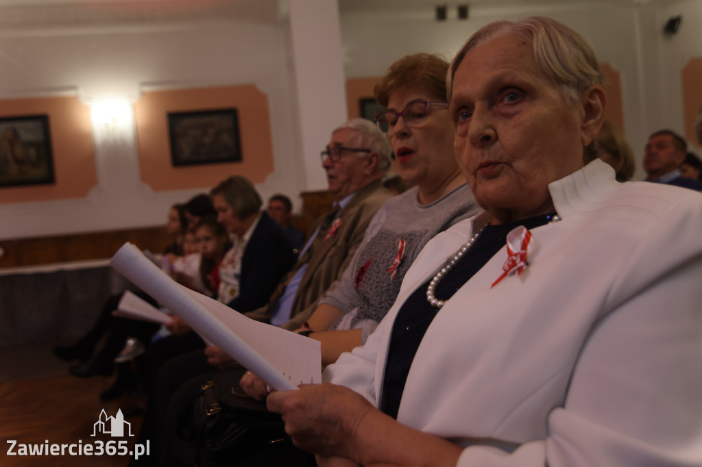 Fotorelacja: Święto Niepodległości w Pałacyku nad Wartą w Zawierciu Kromołowie