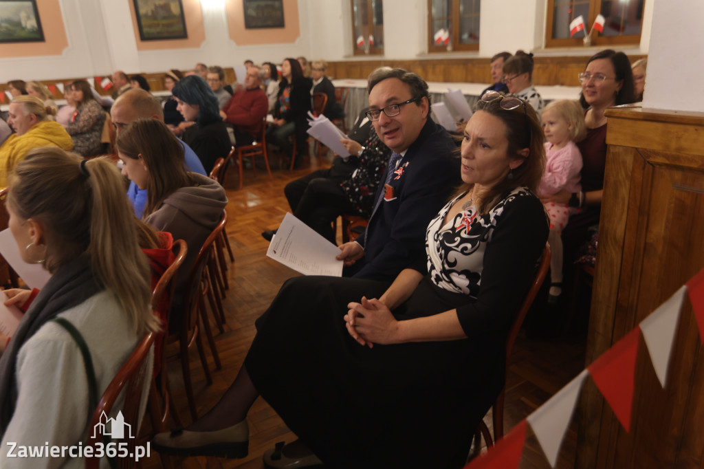 Fotorelacja: Święto Niepodległości w Pałacyku nad Wartą w Zawierciu Kromołowie