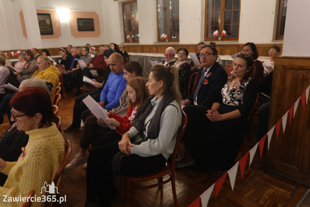 Fotorelacja: Święto Niepodległości w Pałacyku nad Wartą w Zawierciu Kromołowie