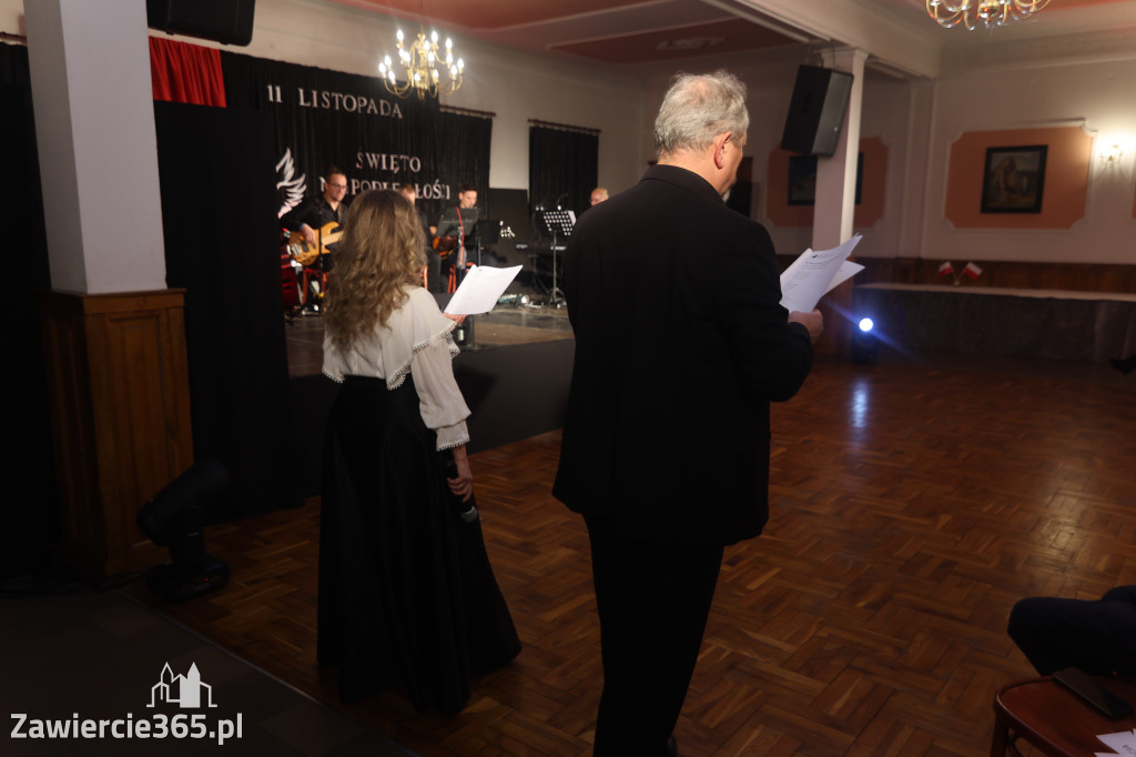 Fotorelacja: Święto Niepodległości w Pałacyku nad Wartą w Zawierciu Kromołowie