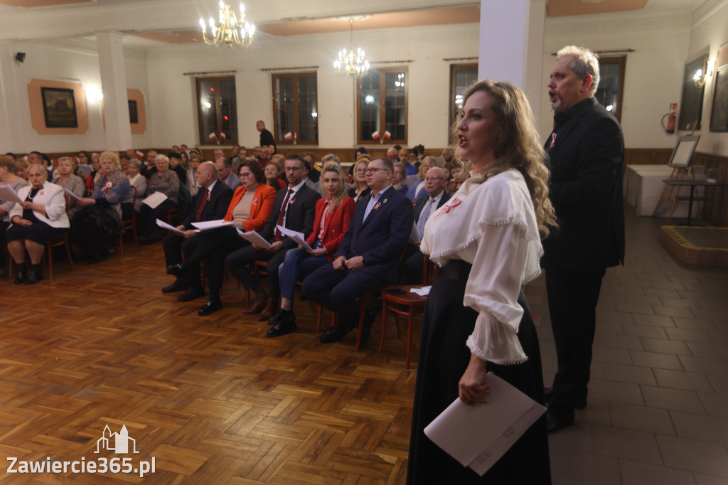 Fotorelacja: Święto Niepodległości w Pałacyku nad Wartą w Zawierciu Kromołowie