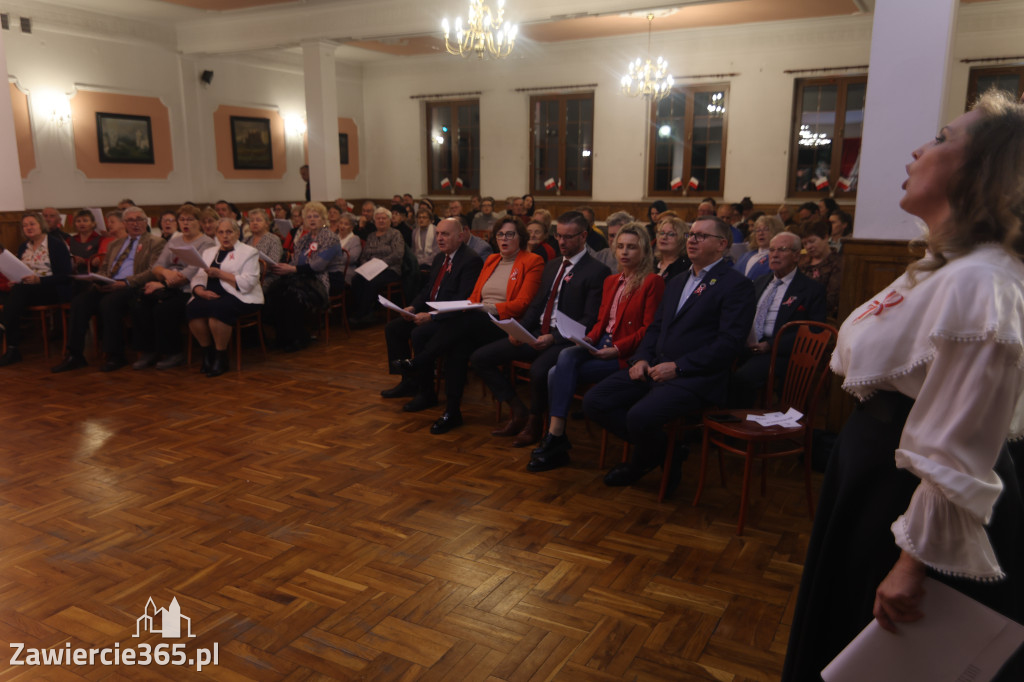 Fotorelacja: Święto Niepodległości w Pałacyku nad Wartą w Zawierciu Kromołowie