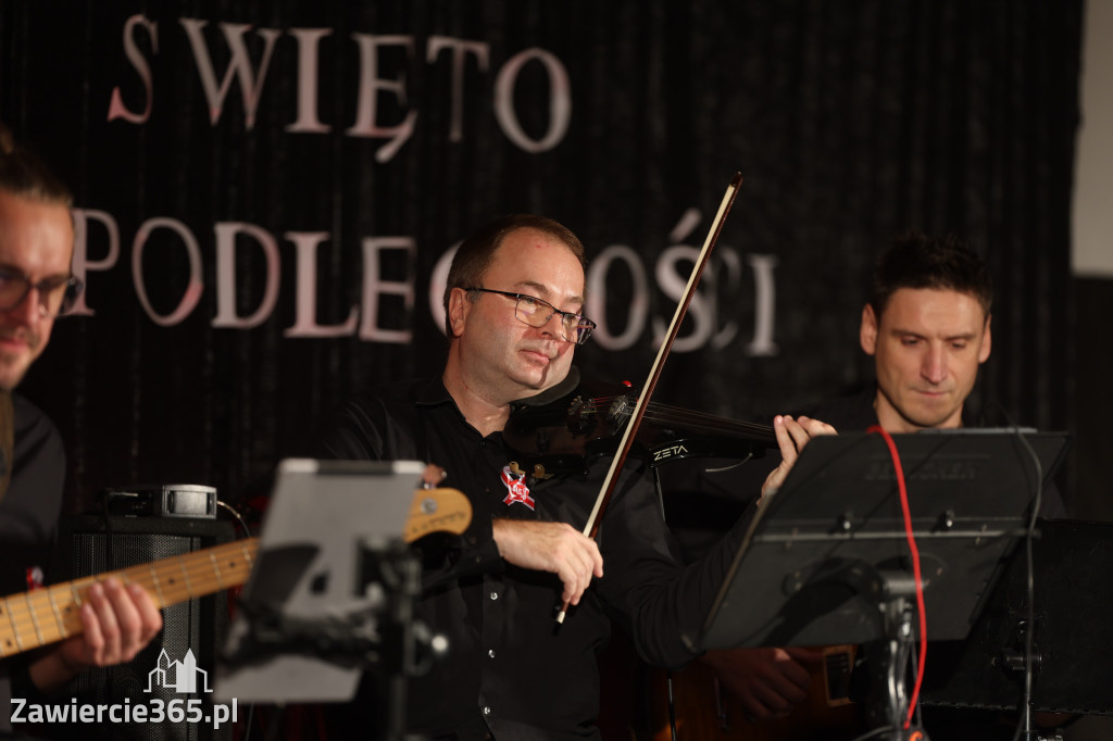 Fotorelacja: Święto Niepodległości w Pałacyku nad Wartą w Zawierciu Kromołowie