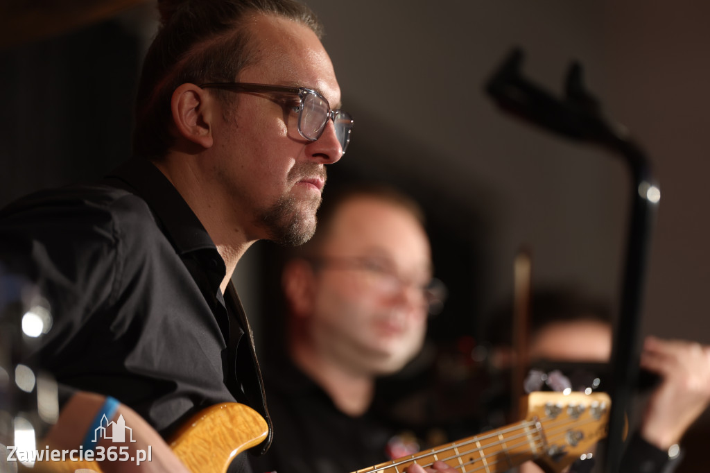 Fotorelacja: Święto Niepodległości w Pałacyku nad Wartą w Zawierciu Kromołowie