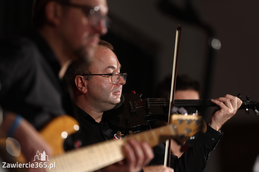 Fotorelacja: Święto Niepodległości w Pałacyku nad Wartą w Zawierciu Kromołowie