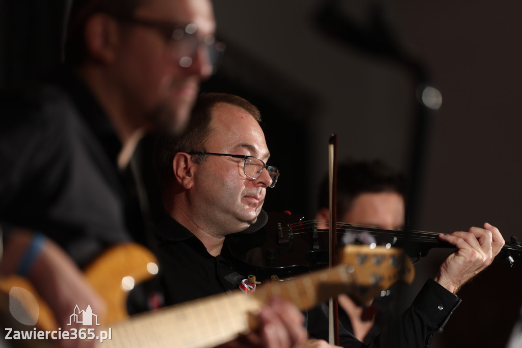 Fotorelacja: Święto Niepodległości w Pałacyku nad Wartą w Zawierciu Kromołowie