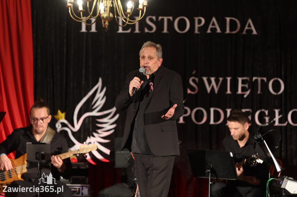 Fotorelacja: Święto Niepodległości w Pałacyku nad Wartą w Zawierciu Kromołowie