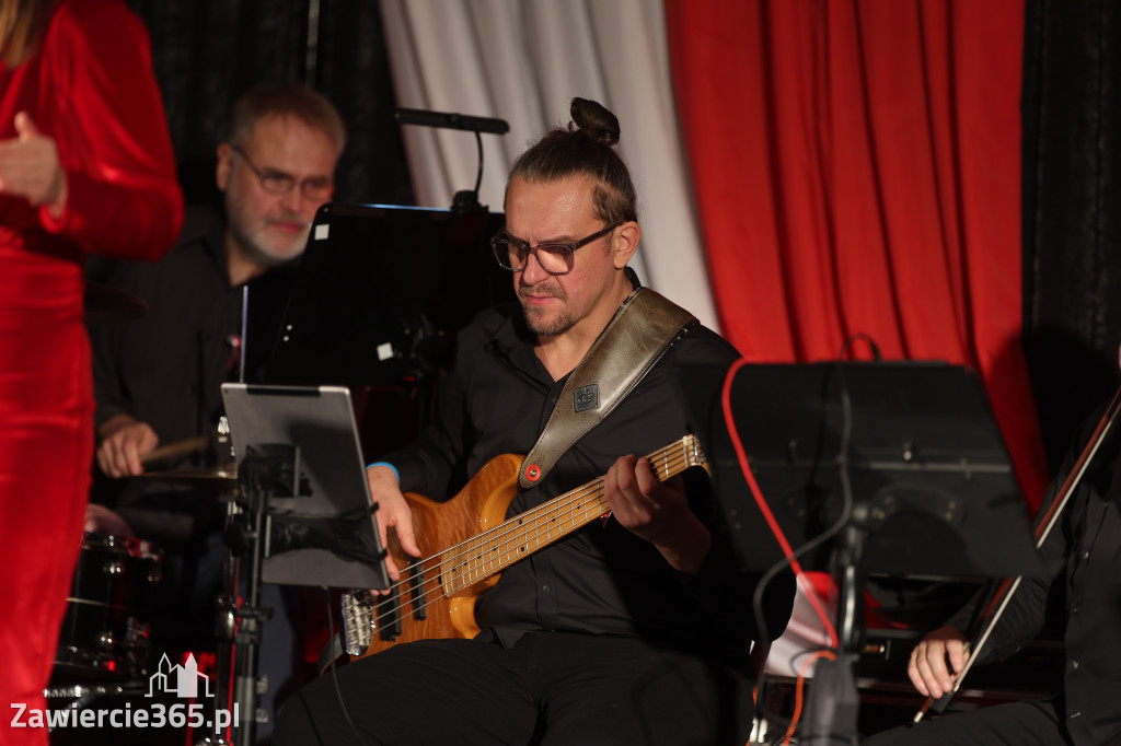 Fotorelacja: Święto Niepodległości w Pałacyku nad Wartą w Zawierciu Kromołowie