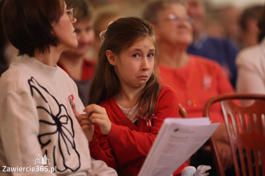 Fotorelacja: Święto Niepodległości w Pałacyku nad Wartą w Zawierciu Kromołowie