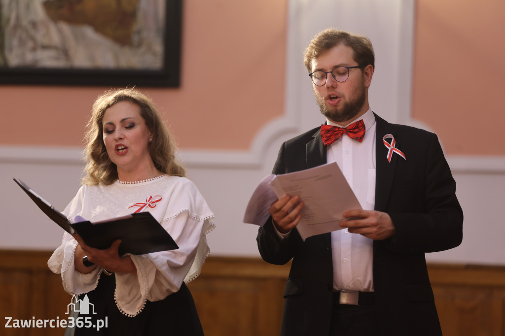 Fotorelacja: Święto Niepodległości w Pałacyku nad Wartą w Zawierciu Kromołowie