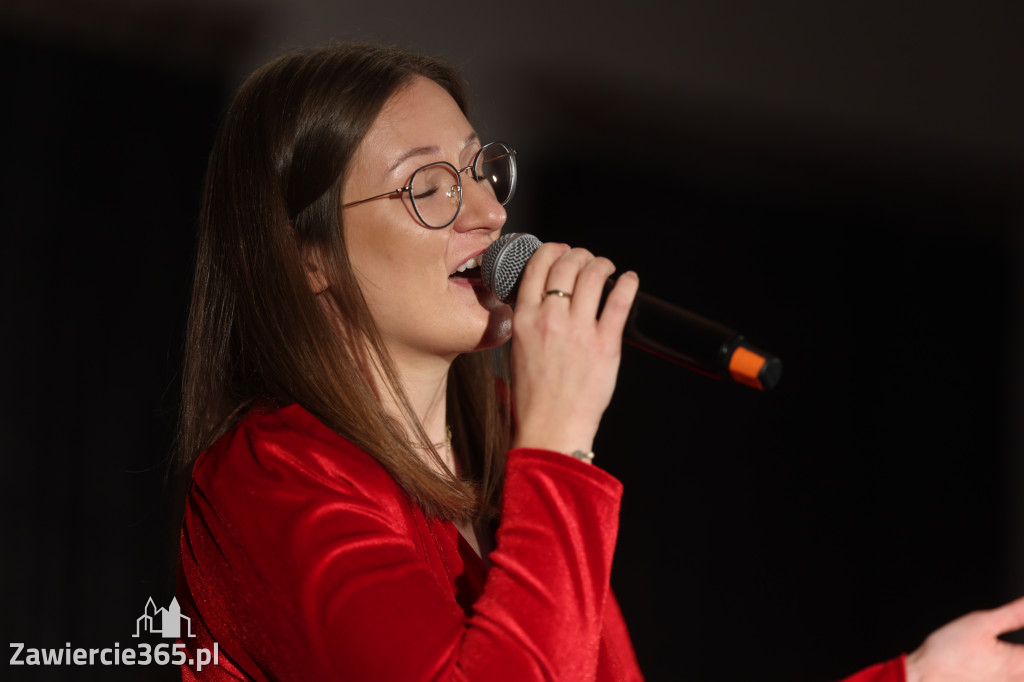 Fotorelacja: Święto Niepodległości w Pałacyku nad Wartą w Zawierciu Kromołowie