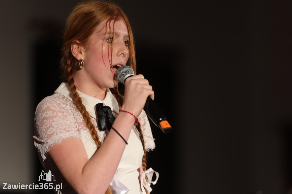 Fotorelacja: Święto Niepodległości w Pałacyku nad Wartą w Zawierciu Kromołowie