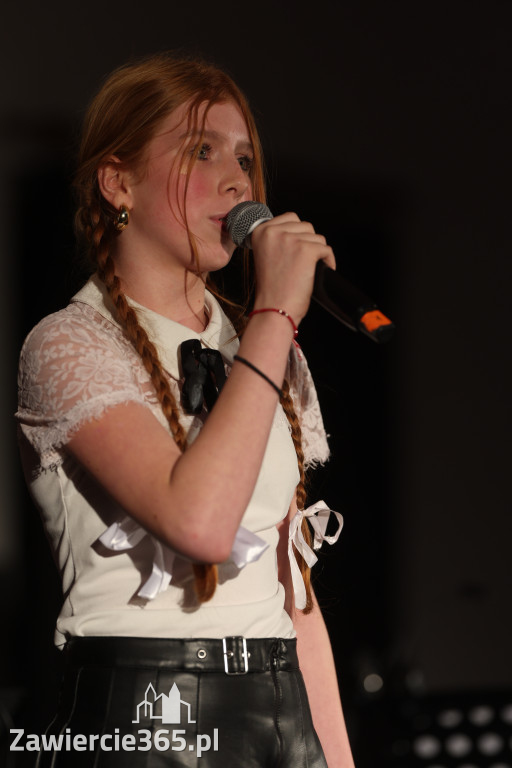 Fotorelacja: Święto Niepodległości w Pałacyku nad Wartą w Zawierciu Kromołowie