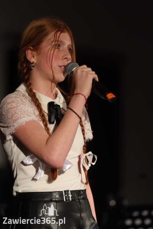 Fotorelacja: Święto Niepodległości w Pałacyku nad Wartą w Zawierciu Kromołowie