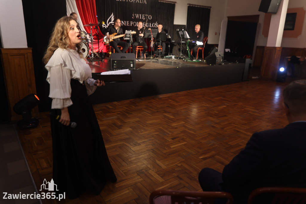 Fotorelacja: Święto Niepodległości w Pałacyku nad Wartą w Zawierciu Kromołowie