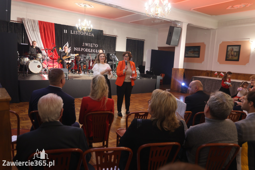 Fotorelacja: Święto Niepodległości w Pałacyku nad Wartą w Zawierciu Kromołowie