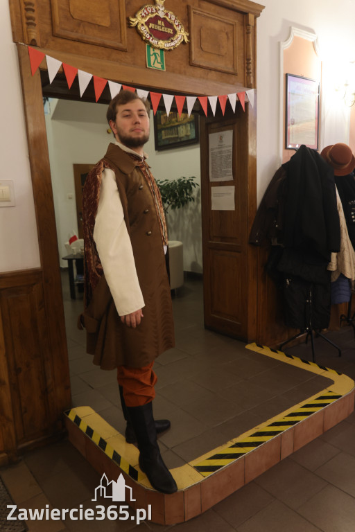 Fotorelacja: Święto Niepodległości w Pałacyku nad Wartą w Zawierciu Kromołowie