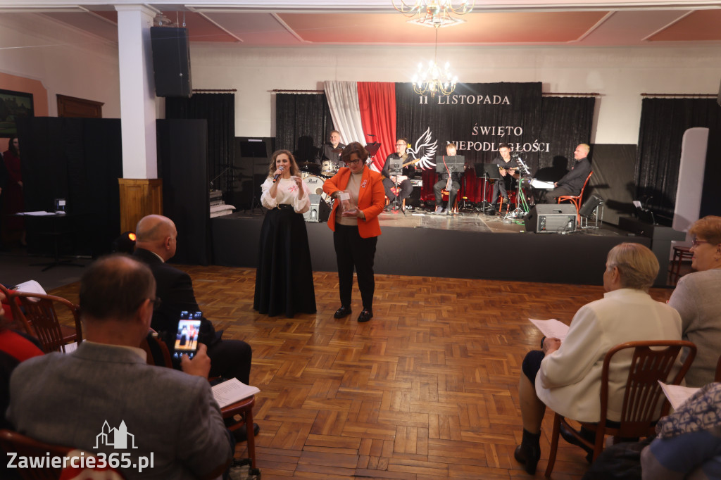 Fotorelacja: Święto Niepodległości w Pałacyku nad Wartą w Zawierciu Kromołowie