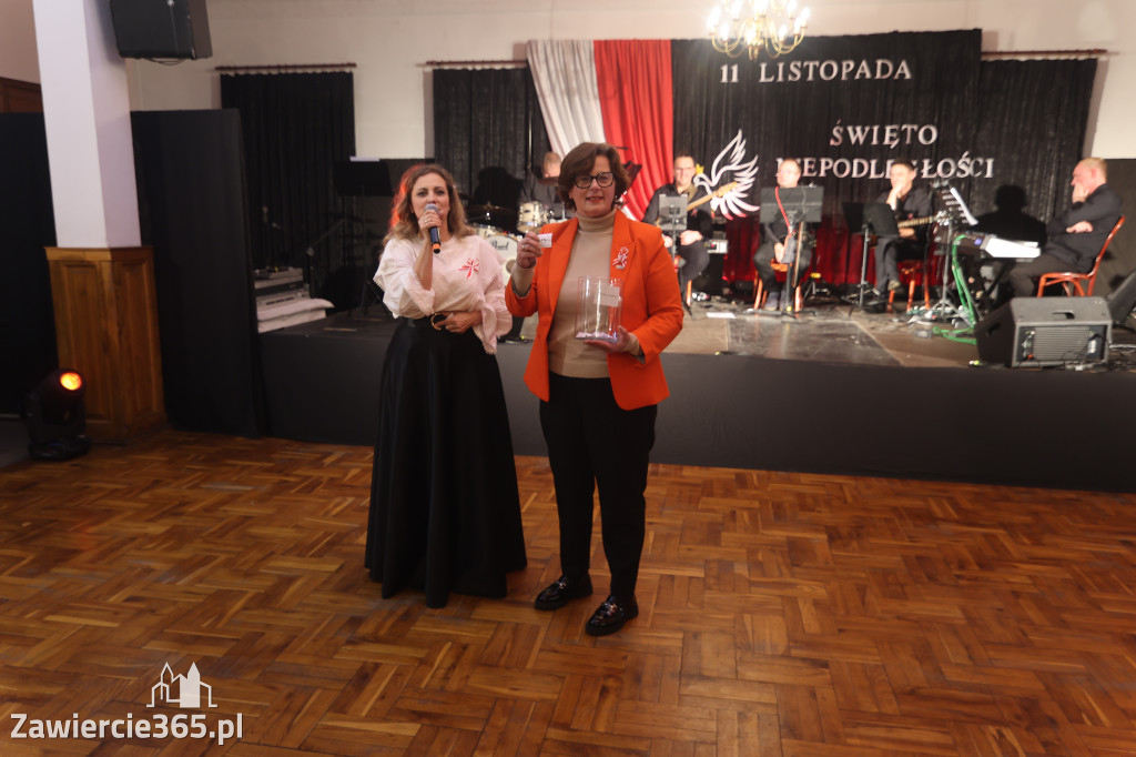 Fotorelacja: Święto Niepodległości w Pałacyku nad Wartą w Zawierciu Kromołowie