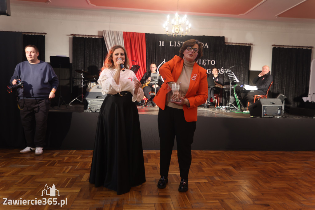 Fotorelacja: Święto Niepodległości w Pałacyku nad Wartą w Zawierciu Kromołowie