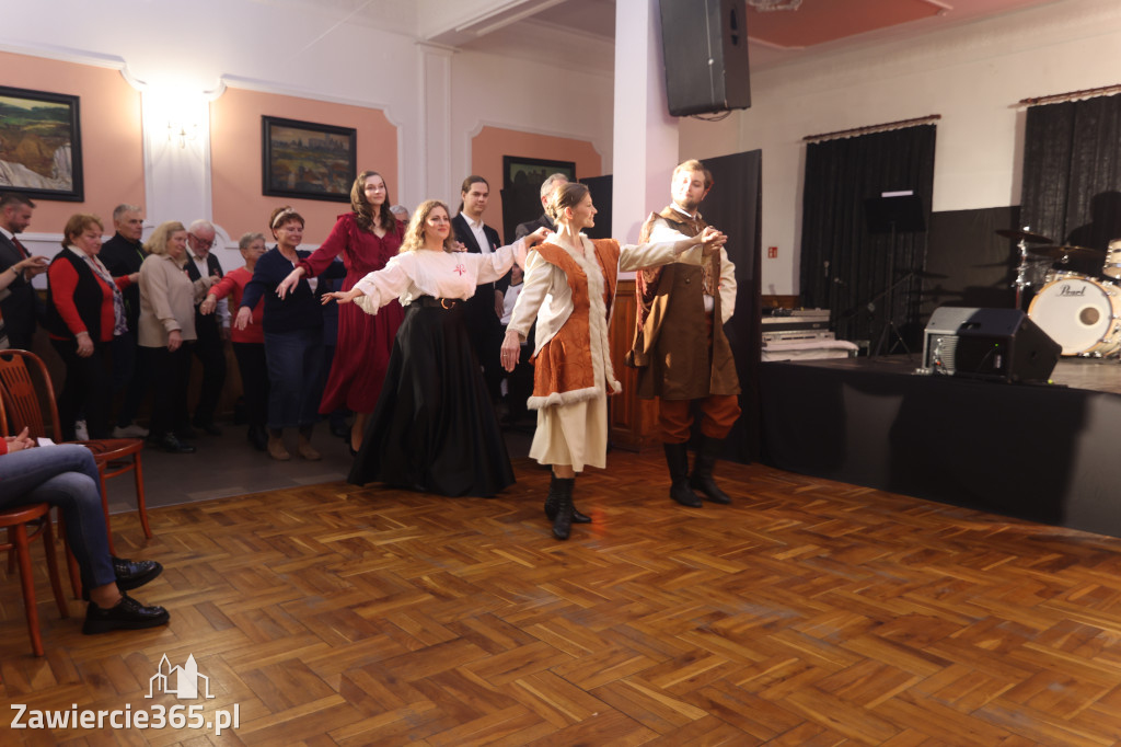 Fotorelacja: Święto Niepodległości w Pałacyku nad Wartą w Zawierciu Kromołowie