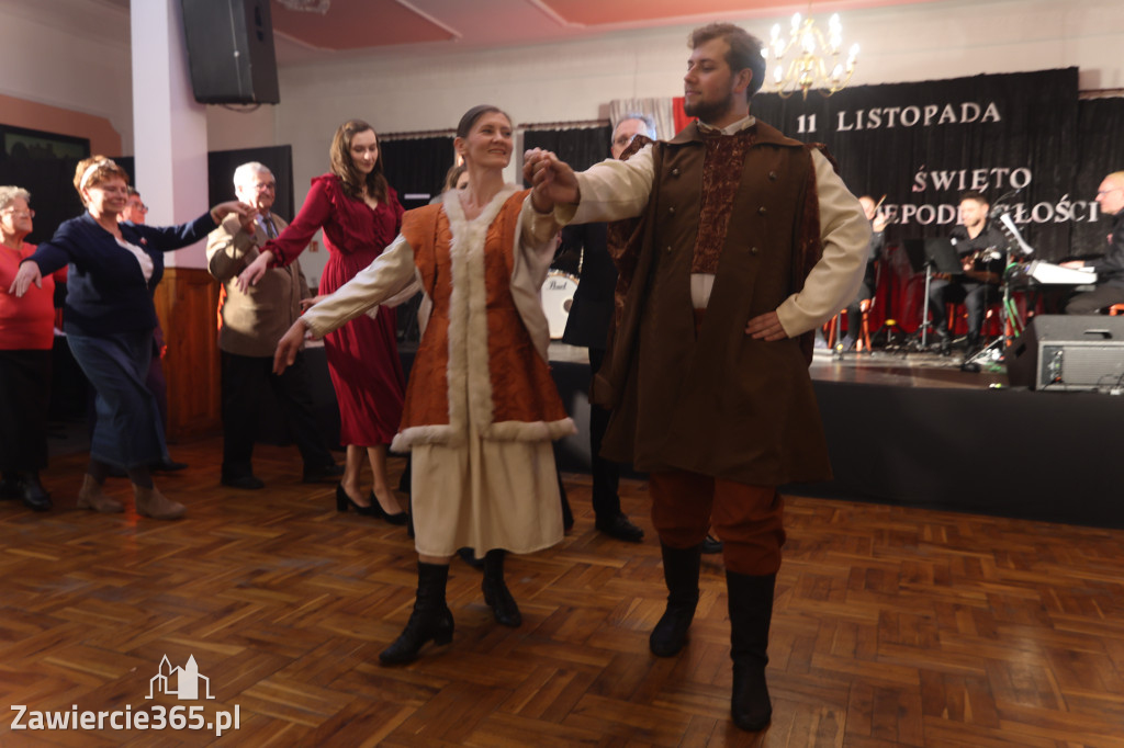 Fotorelacja: Święto Niepodległości w Pałacyku nad Wartą w Zawierciu Kromołowie