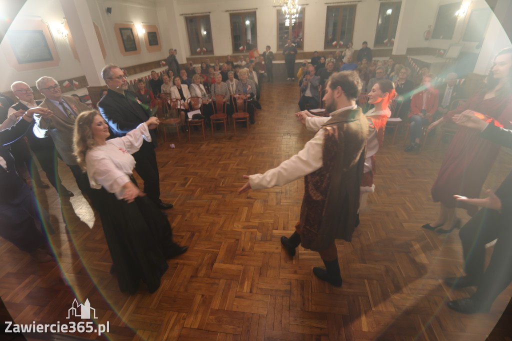 Fotorelacja: Święto Niepodległości w Pałacyku nad Wartą w Zawierciu Kromołowie