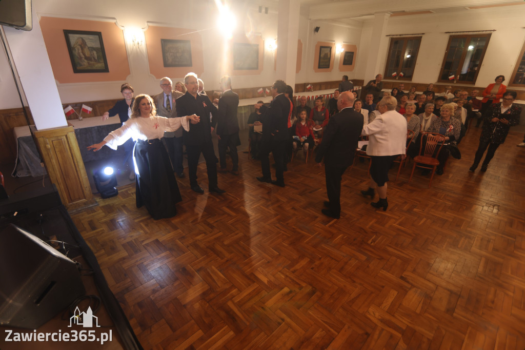 Fotorelacja: Święto Niepodległości w Pałacyku nad Wartą w Zawierciu Kromołowie