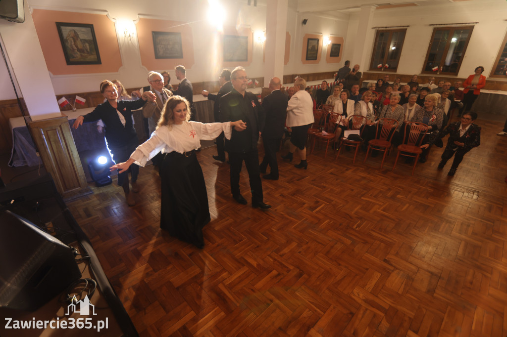 Fotorelacja: Święto Niepodległości w Pałacyku nad Wartą w Zawierciu Kromołowie