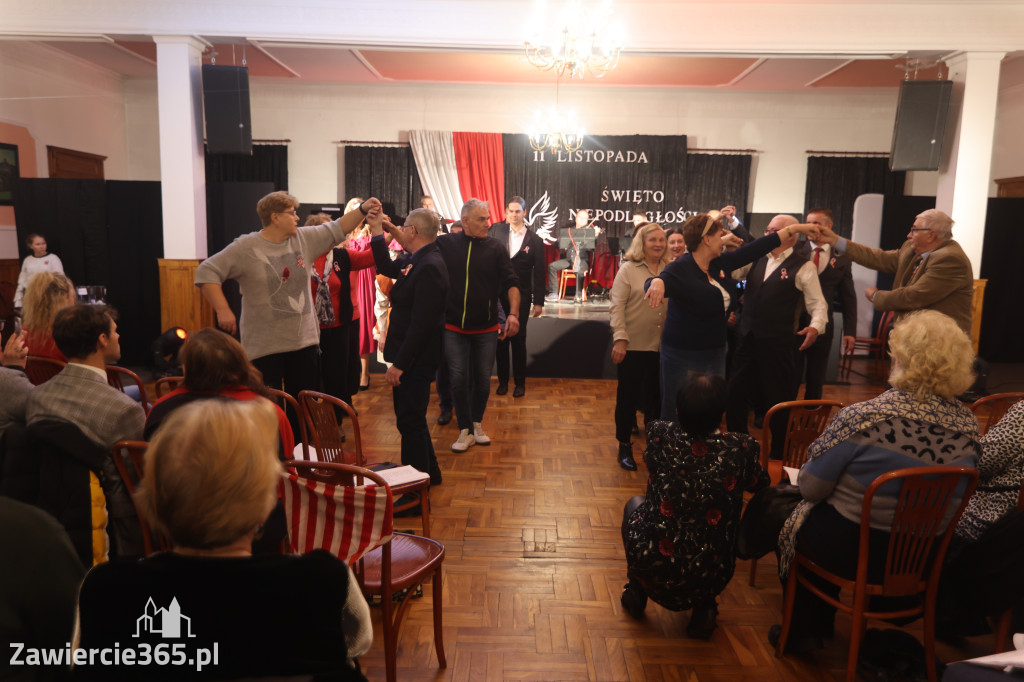 Fotorelacja: Święto Niepodległości w Pałacyku nad Wartą w Zawierciu Kromołowie