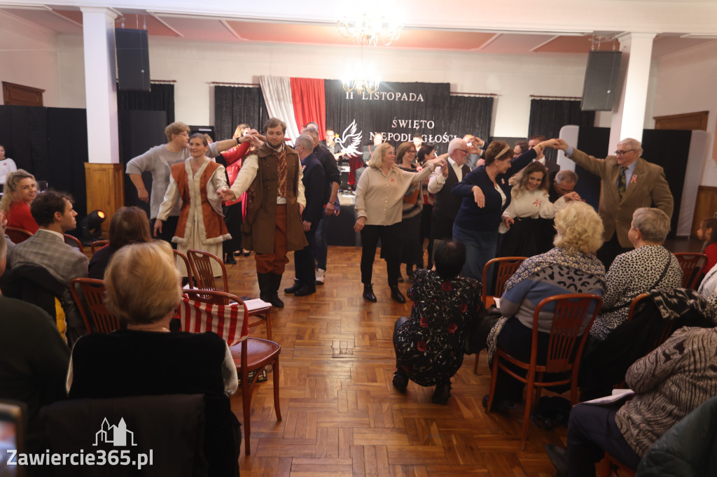 Fotorelacja: Święto Niepodległości w Pałacyku nad Wartą w Zawierciu Kromołowie