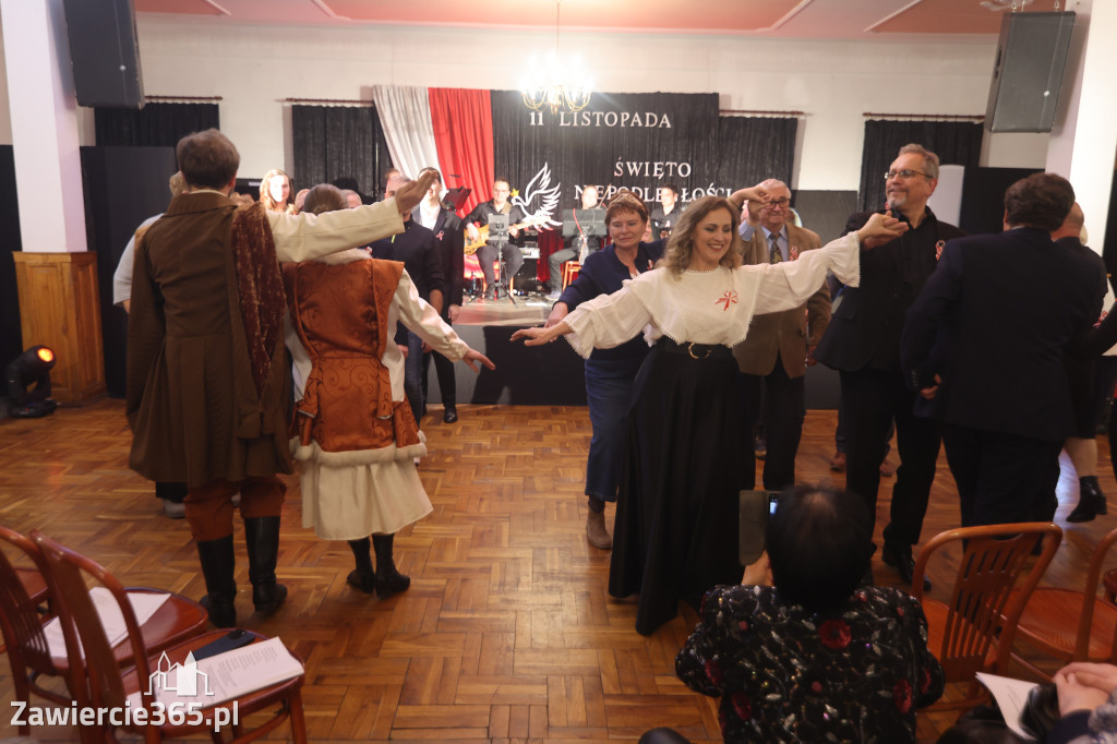 Fotorelacja: Święto Niepodległości w Pałacyku nad Wartą w Zawierciu Kromołowie