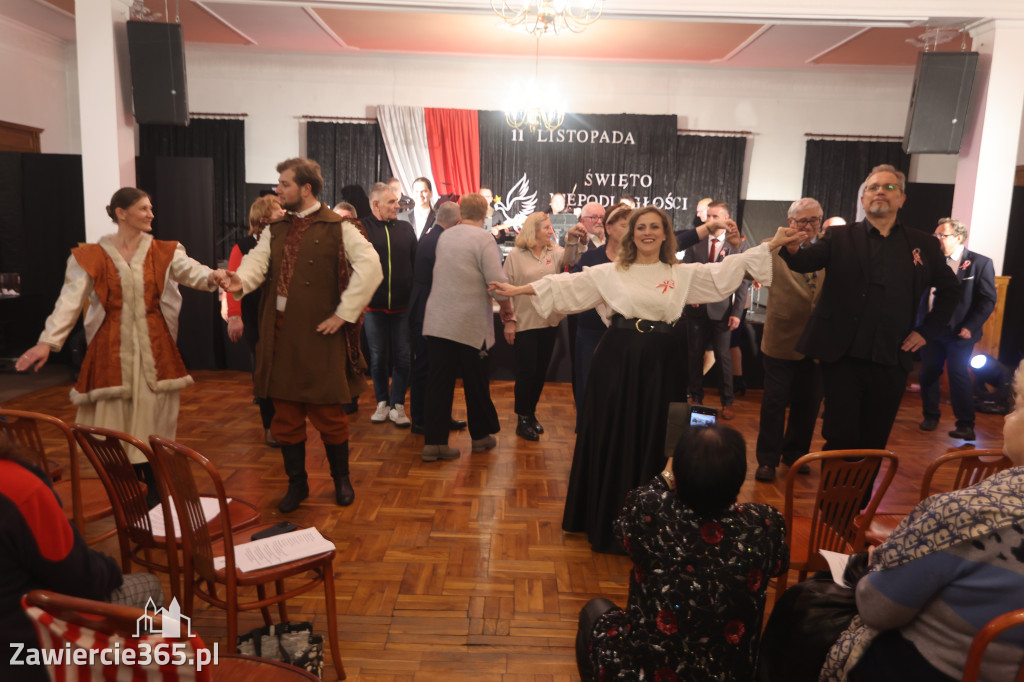 Fotorelacja: Święto Niepodległości w Pałacyku nad Wartą w Zawierciu Kromołowie