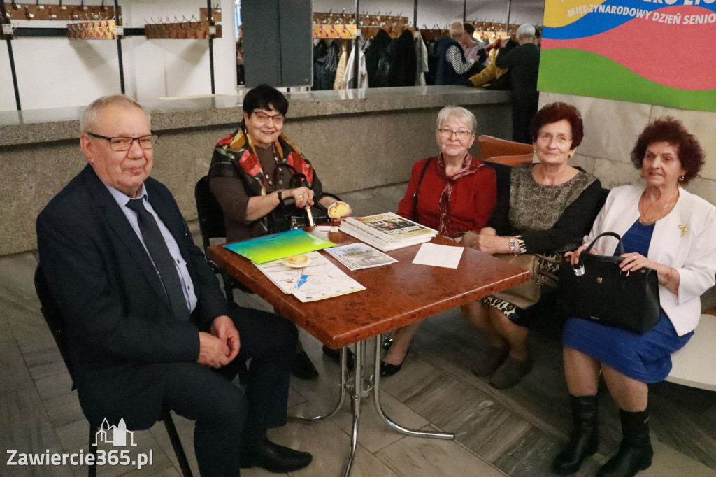 Fotorelacja: Międzynarodowy Dzień Seniora w MOK Zawiercie