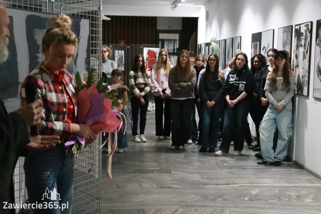 Fotorelacja: Wernisaż MIĘDZY LINIĄ A FORMĄ w MOK Zawiercie