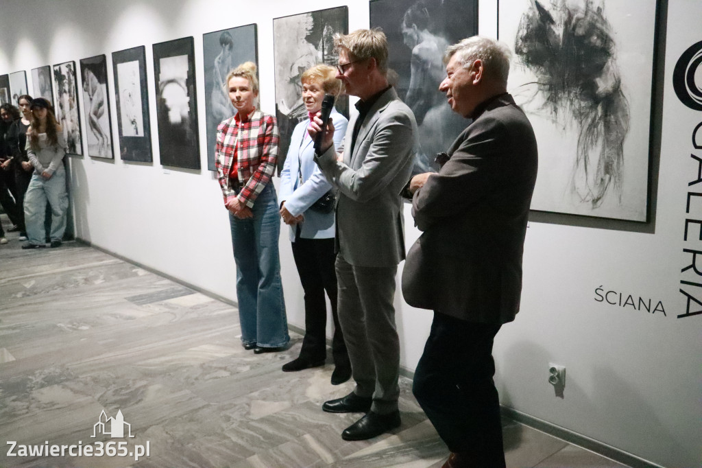 Fotorelacja: Wernisaż MIĘDZY LINIĄ A FORMĄ w MOK Zawiercie