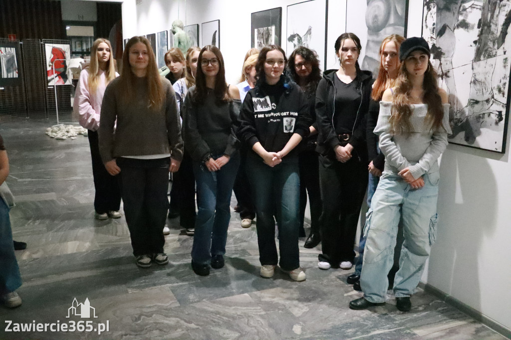 Fotorelacja: Wernisaż MIĘDZY LINIĄ A FORMĄ w MOK Zawiercie