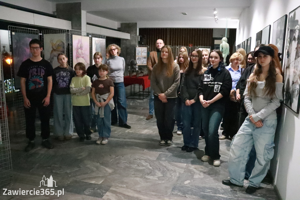 Fotorelacja: Wernisaż MIĘDZY LINIĄ A FORMĄ w MOK Zawiercie